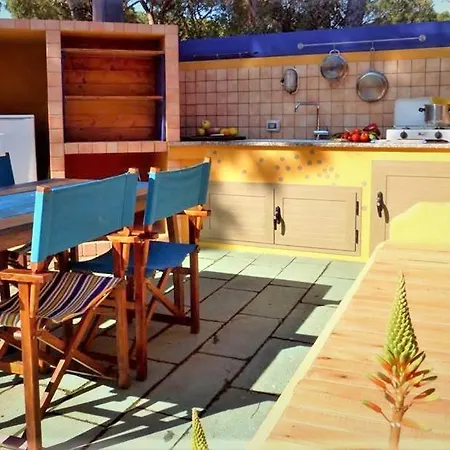 Casa Mutreku 1m From The Beach,2 Kitchens, 2 Showers شقة *