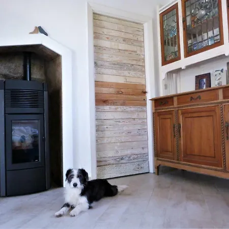 Casa Mutreku 1m From The Beach,2 Kitchens, 2 Showers شقة *