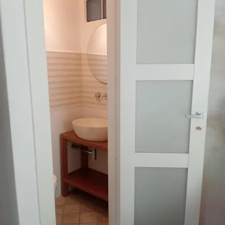 Casa Mutreku 1m From The Beach,2 Kitchens, 2 Showers Lejlighed *