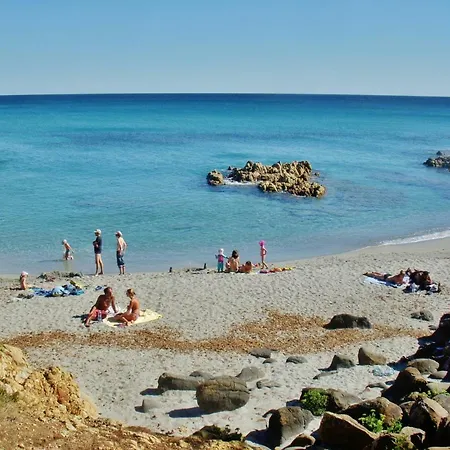 Apartment Casa Mutreku 1m From The Beach,2 Kitchens, 2 Showers
