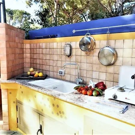 Apartment Casa Mutreku 1m From The Beach,2 Kitchens, 2 Showers *