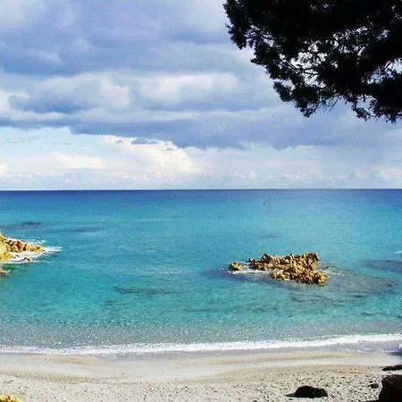 Apartment Casa Mutreku 1m From The Beach,2 Kitchens, 2 Showers *